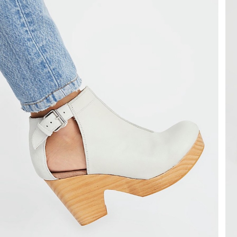 Amber orchard clog